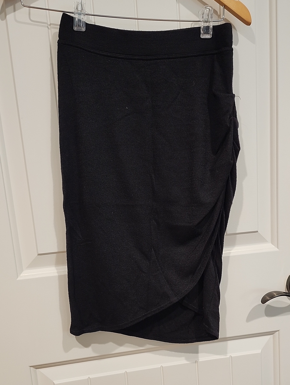 Wilfred Black Ruched Side Pencil Skirt